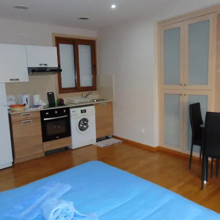 Ithaki Phinikoudes No. 207