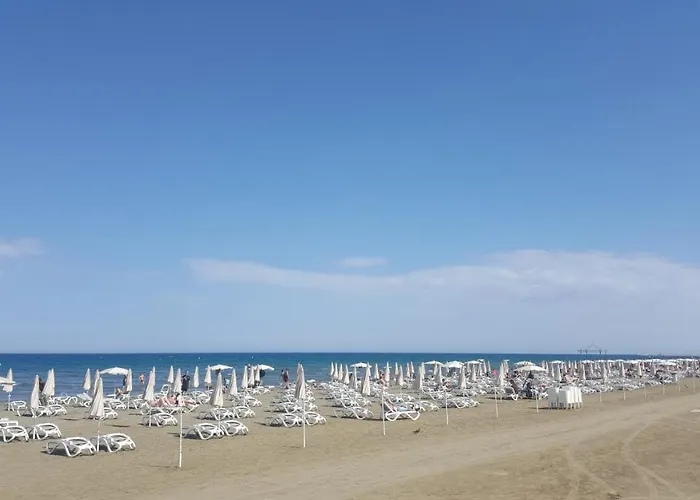 Ithaki Phinikoudes No. 207 Apartment Larnaca