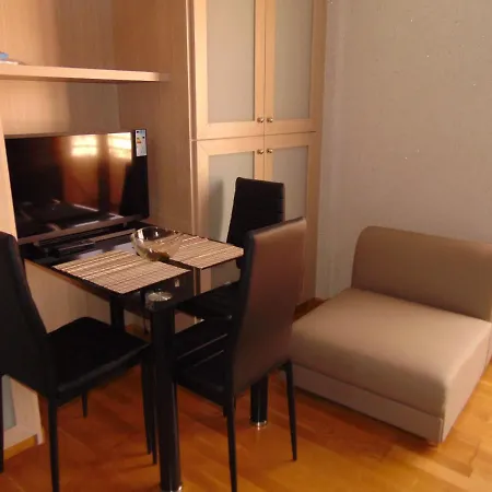 Ithaki Phinikoudes No. 207 Apartman *