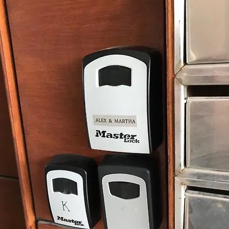 Ithaki Phinikoudes No. 207 アパート