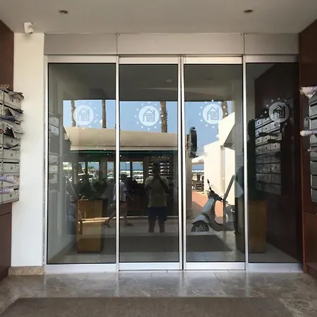 アパート Ithaki Phinikoudes No. 207 ラルナカ