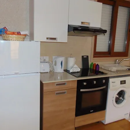 Ithaki Phinikoudes No. 207 *