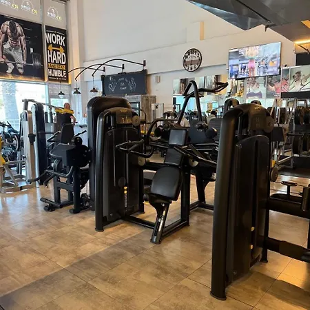 Ithaki Phinikoudes No. 207 Апартаменты