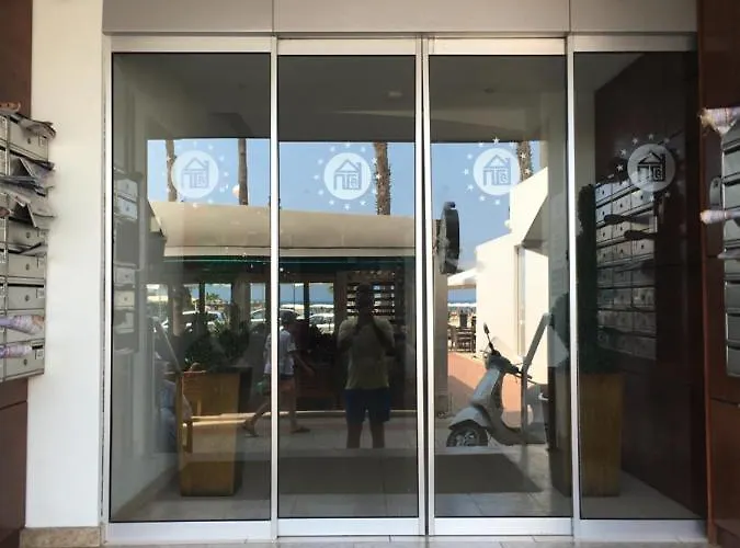 Апартаменты Ithaki Phinikoudes No. 207 Ларнака