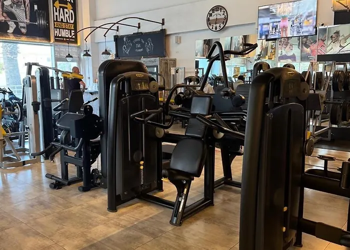 Ithaki Phinikoudes No. 207 Апартаменты